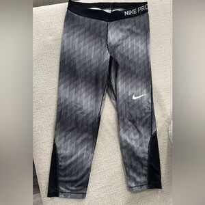 NIKE PRO DRIFIT CROP Leggings (Large)